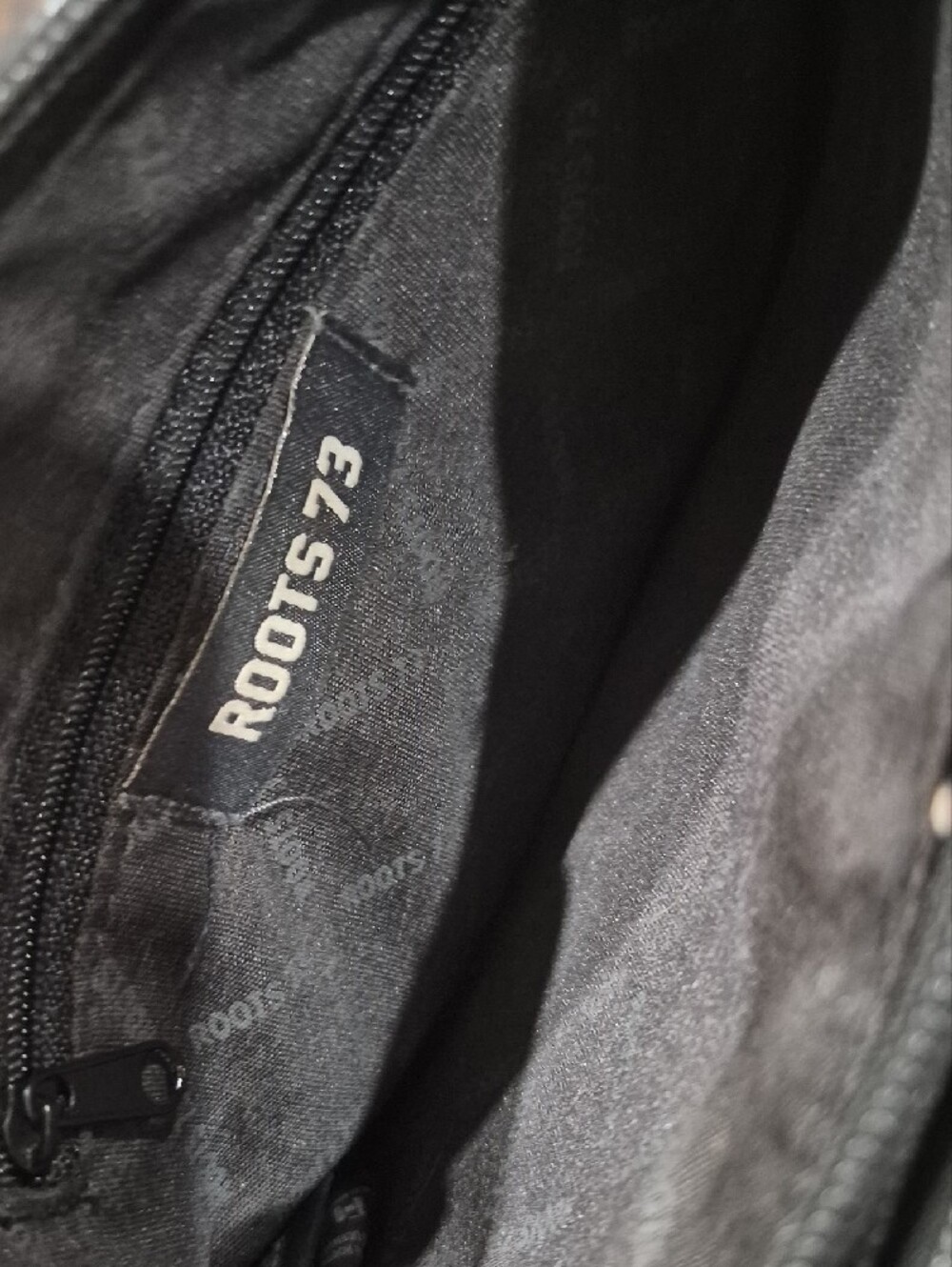 Roots 73 Black Pebbled Vegan Leather Crossbody Bag Triple Zip Multi-Pocket Purse - Picture 10 of 16